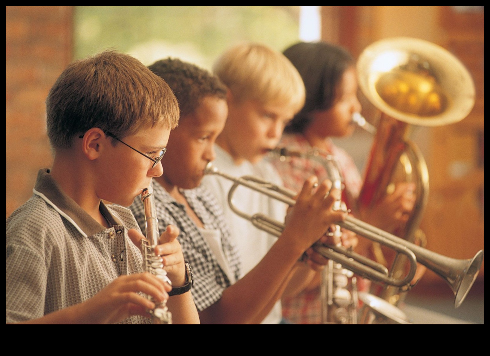 Mūzikas burvju instrumenti visu vecumu minimūziķiem 4 Mūzikas maģija: instrumenti mini mūziķiem