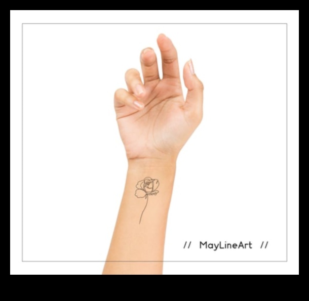 Sīki žetoni: izpaudiet sevi ar minimālistisku tetovējumu mākslu