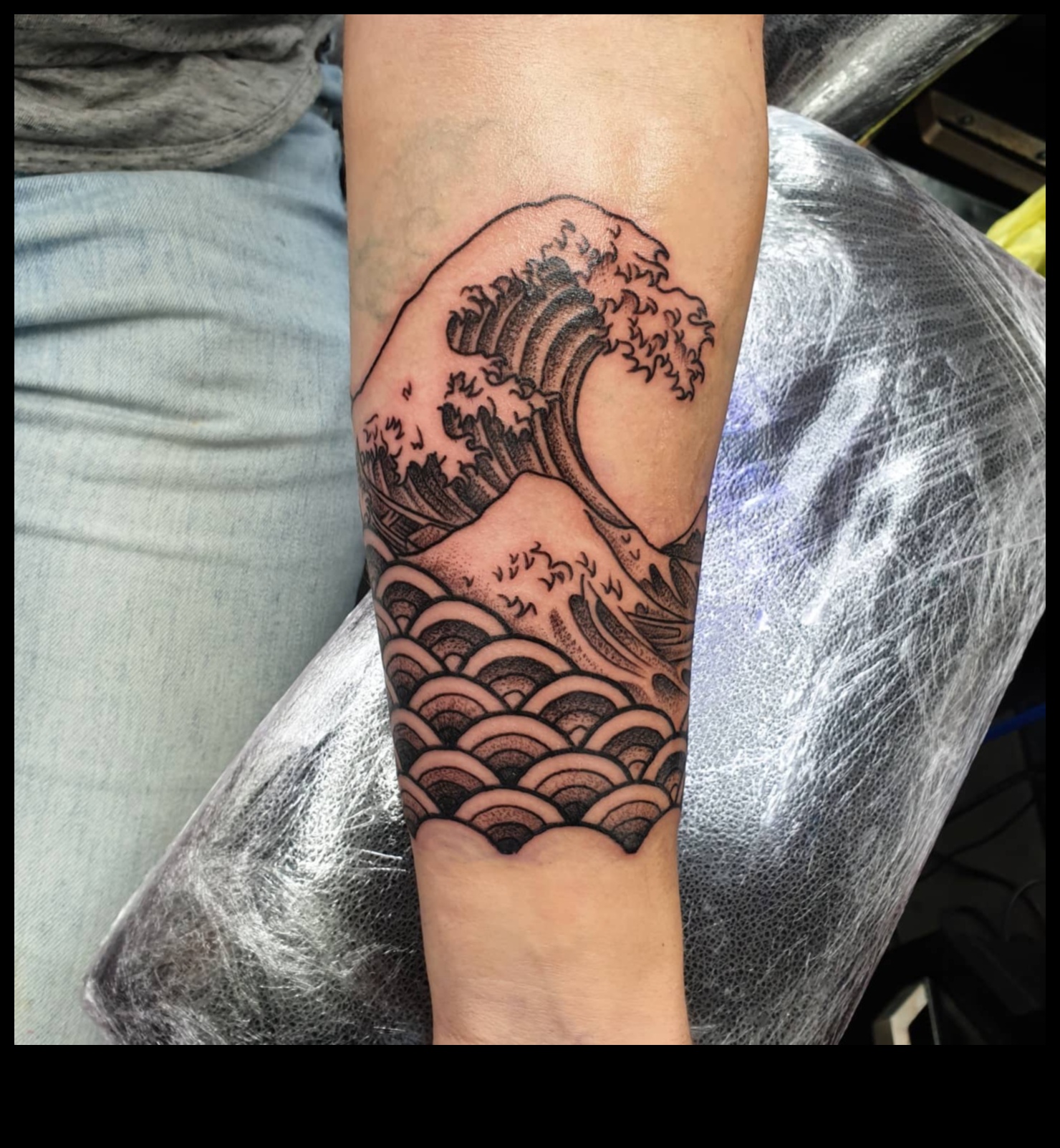 Skaistuma viļņi Iegremdējieties japāņu tetovējumu mākslas pasaulē 3 Skaistuma viļņi: ienirstiet Japānas tetovējumu mākslas okeānā