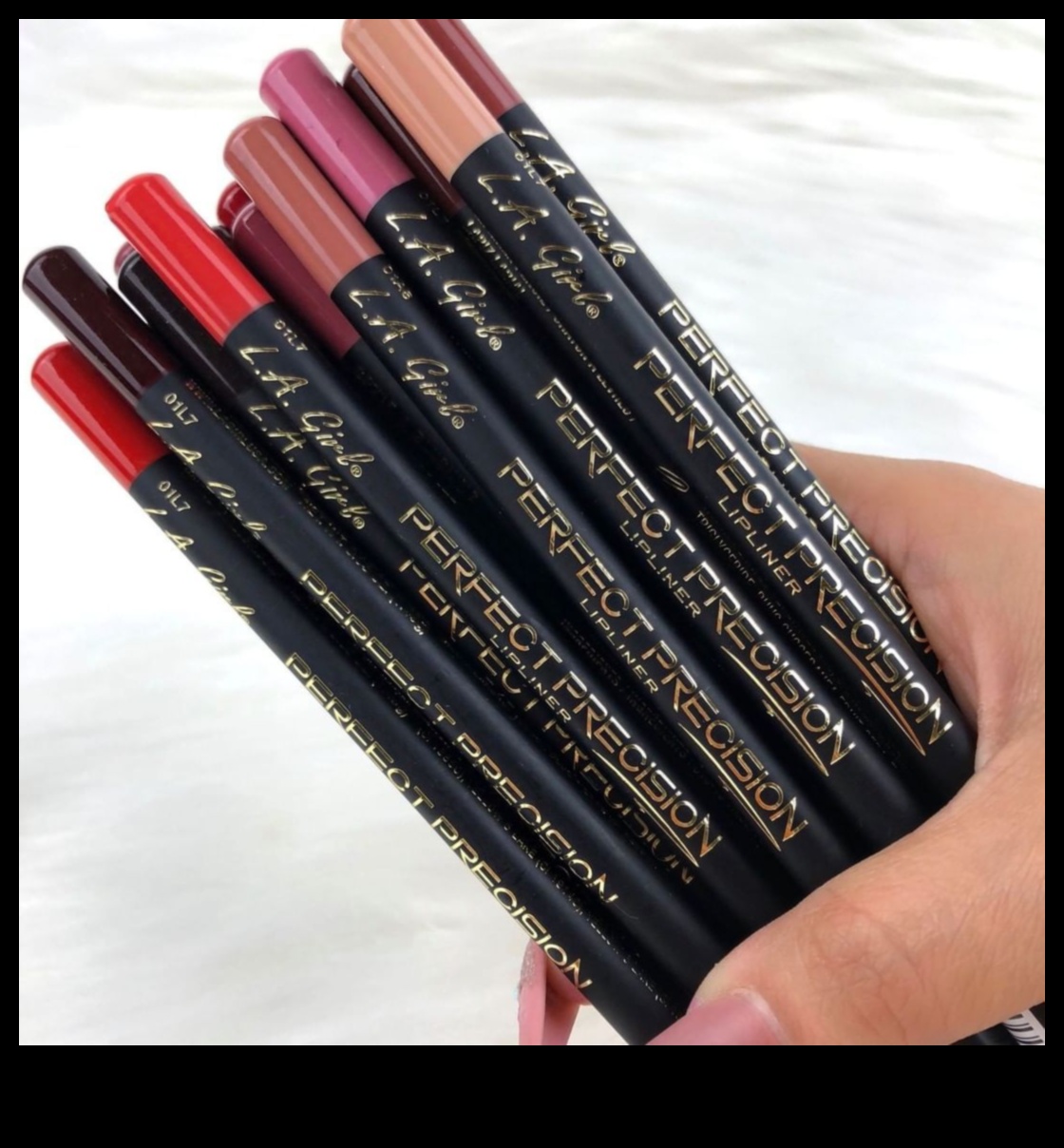 Precīza pilnība: lūpu laineru tehnikas spēka atraisīšana