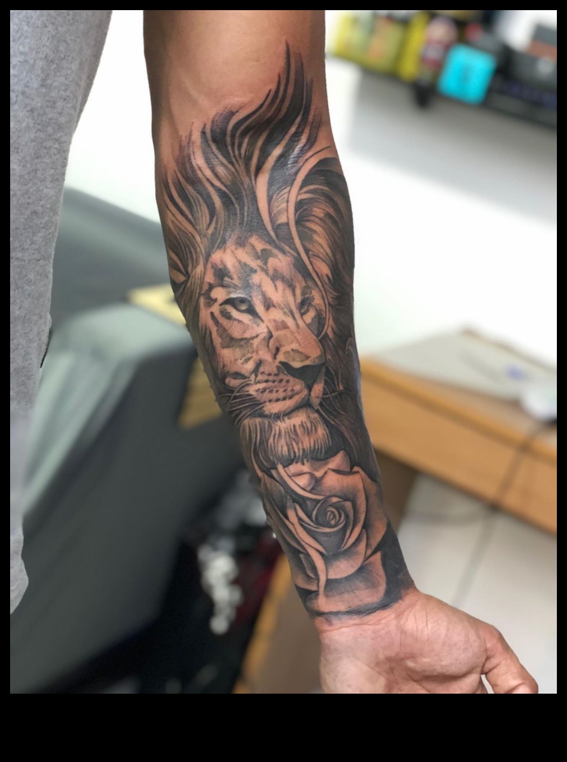 Tintes meistarība Paceliet savu stilu ar roku tetovējumu Elegance 3 Tintes meistarība: izceliet savu stilu ar roku tetovējumu elegance