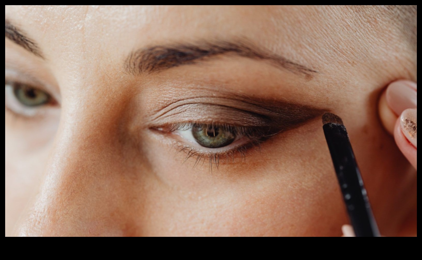 Perfektu acu māksla ballītēm: spēlēšanās ar krāsām un faktūrām, lai panāktu maksimālu ietekmi