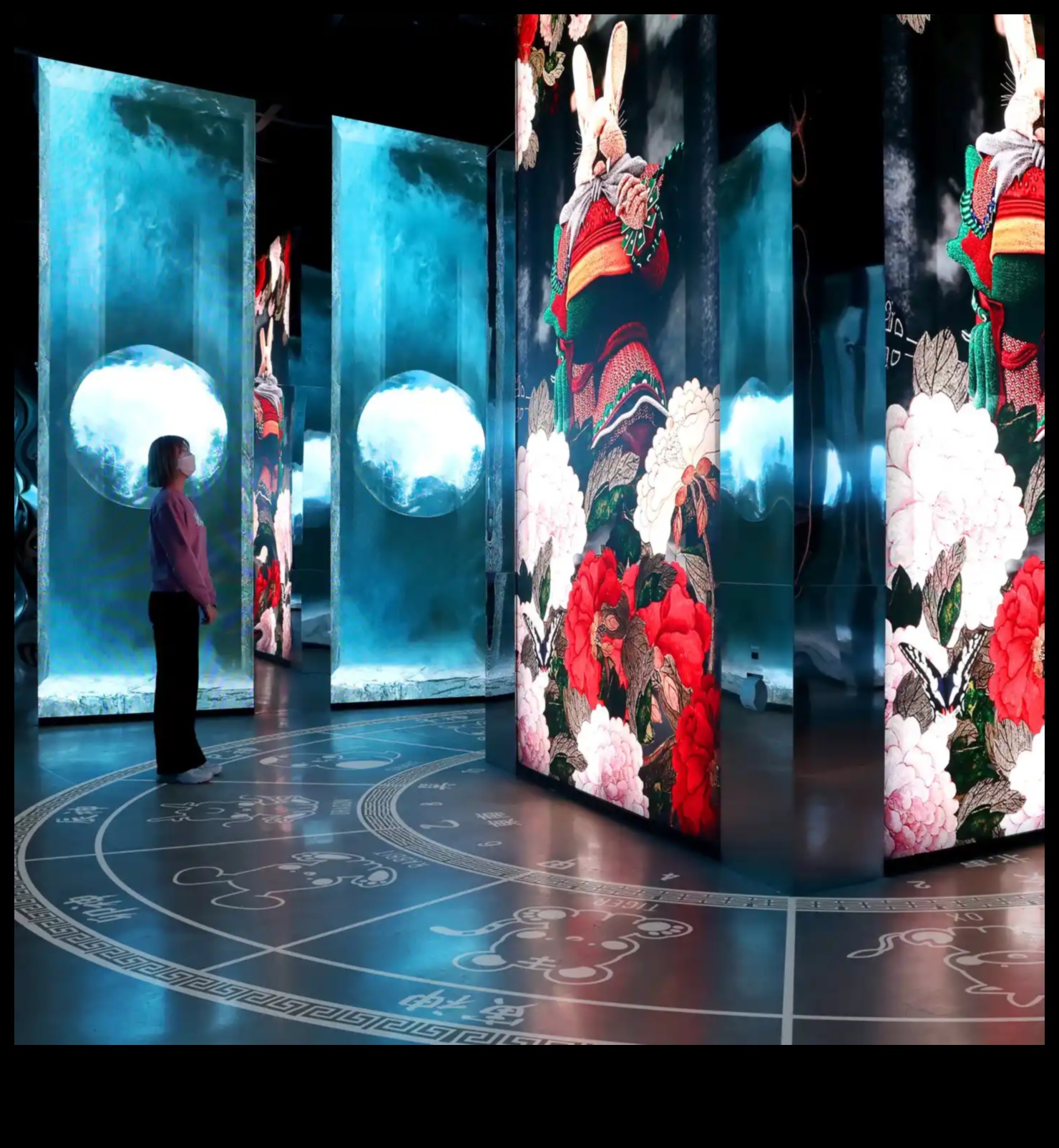 Dynamic Delights Ceļojums pa radošās mākslas un IT risinājumu pasauli 3 Dinamiskie prieki: radošās mākslas un IT risinājumu pasaules izpēte