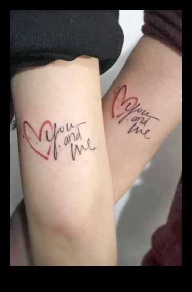 Simboliskās obligācijas Pāra tetovējumi, kas simbolizē mūžīgu mīlestību 2 Simboliskas saites: pāra tetovējumi, kas simbolizē mūžīgu mīlestību