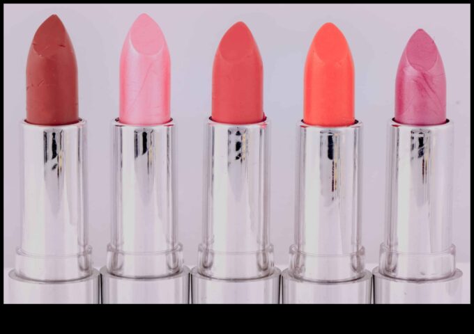 Atrodiet savu ideālo lūpu krāsu. Klasisko, trekno un smalko toņu informācija