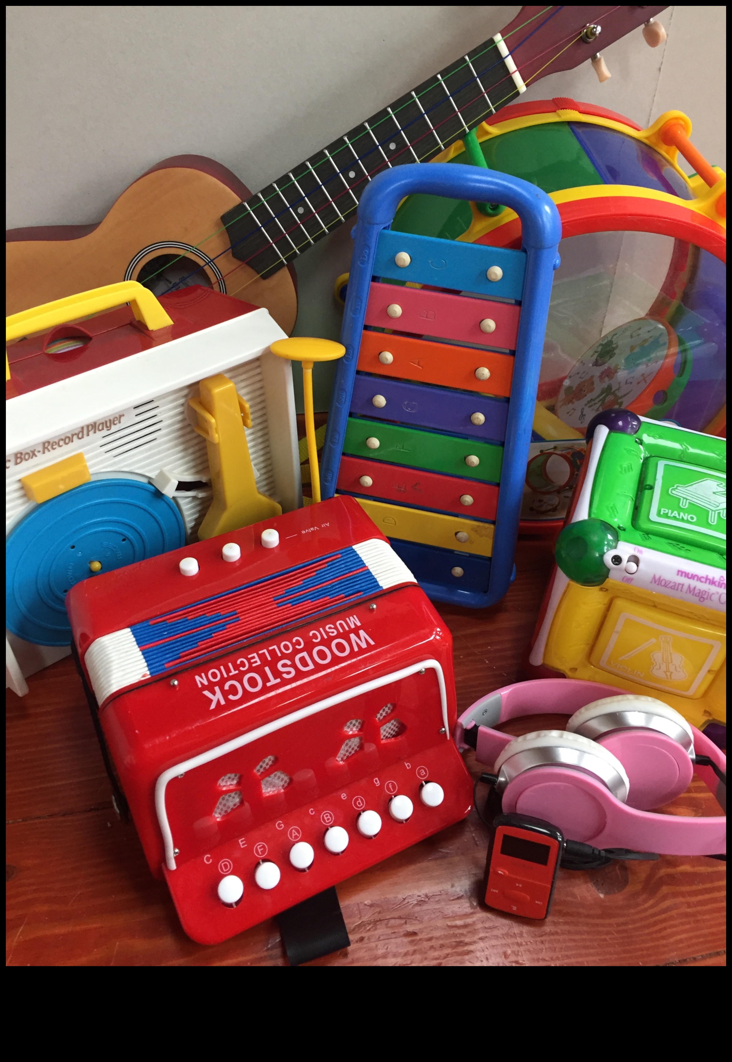 Mūzikas burvju instrumenti visu vecumu minimūziķiem 1 Mūzikas maģija: instrumenti mini mūziķiem