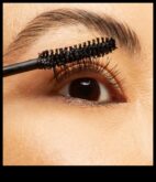 Skropstu tuša pārāk daudzskaitlīgiem skropstu veidiem Atrodiet perfektu formulu savām skropstām