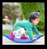 Teeter-Totter laiks Laimīgs un līdzsvarots veids, metodes, kā vingrot jauniešiem